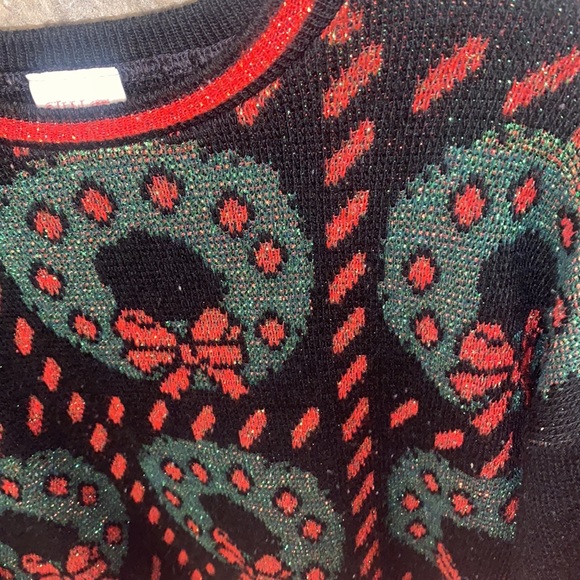Holiday Time Wreath Sweater! Size XL - Picture 3 of 3